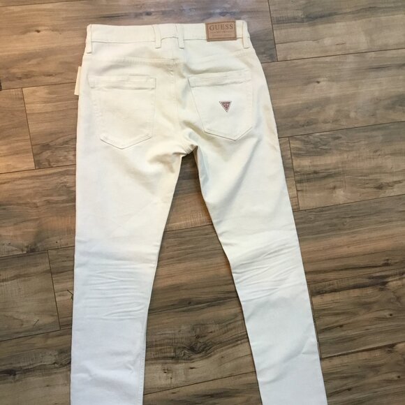 GUESS Men's Slim Tapered Fit Jeans Mid Rise Belted Cotton Logo Ivory 32X32 - Picture 7 of 9